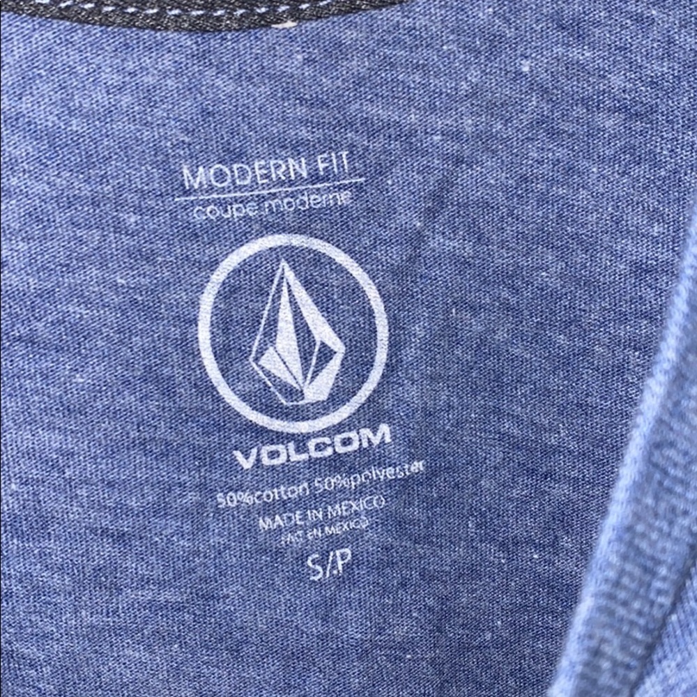Volcom Tee Size Small - image 4